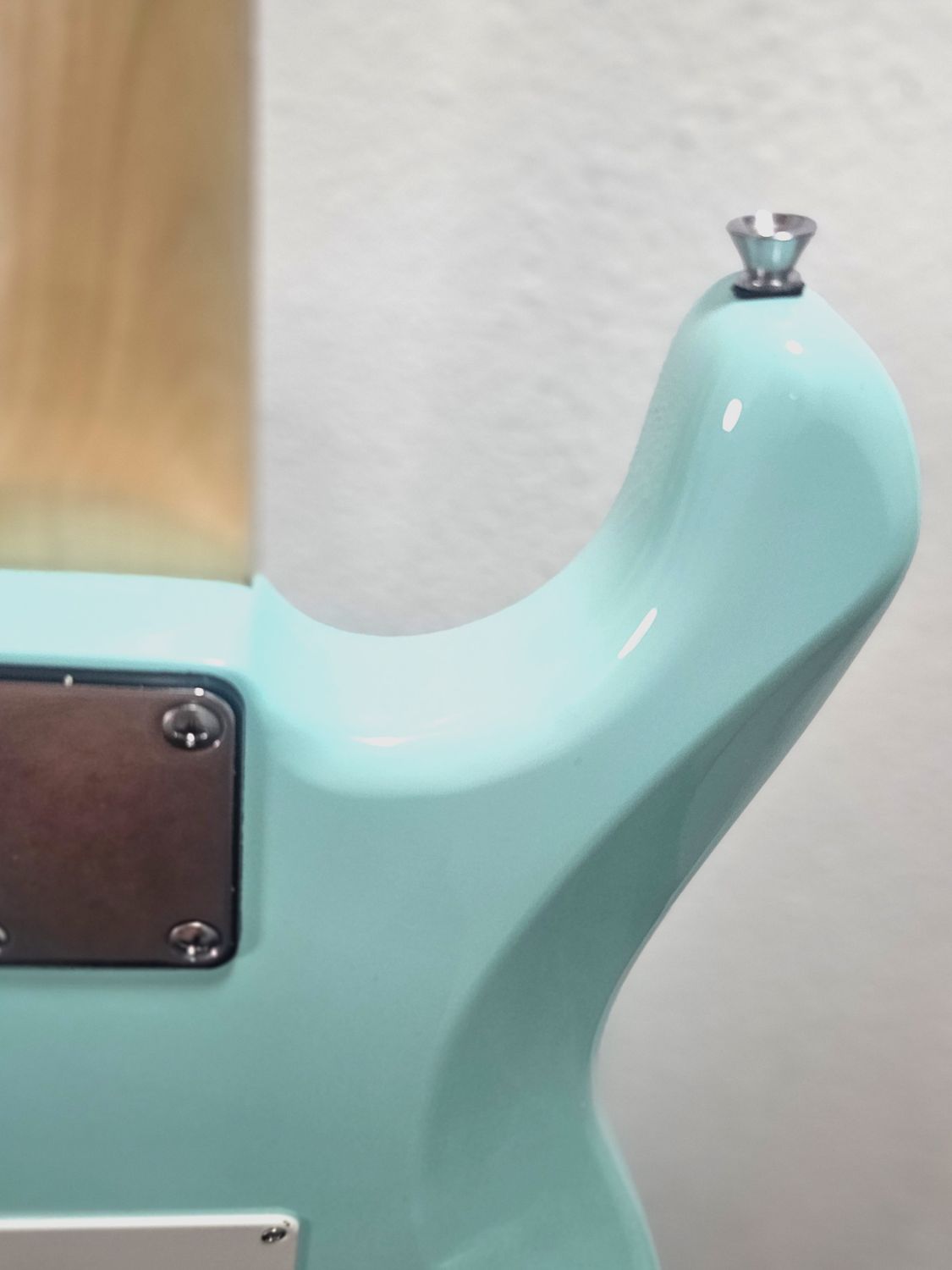NEW Ashthorpe 39-Inch Electric Guitar (Mint Green-White),