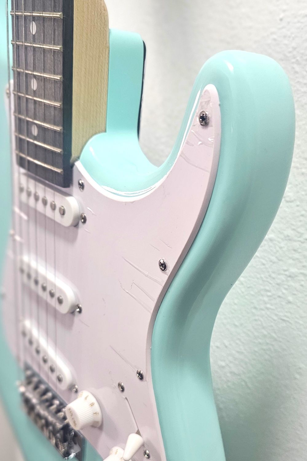 NEW Ashthorpe 39-Inch Electric Guitar (Mint Green-White),