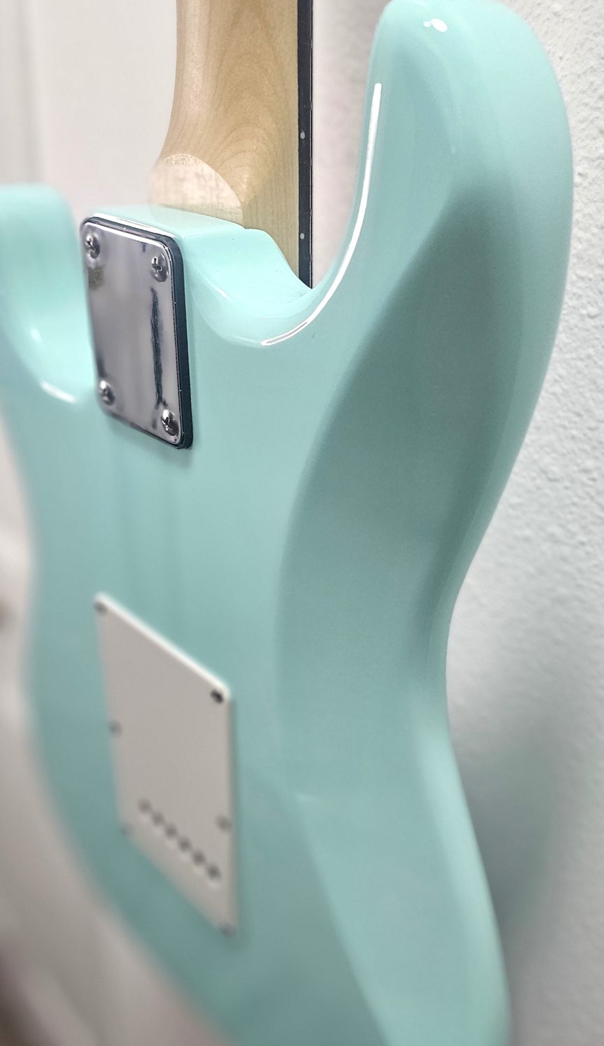 NEW Ashthorpe 39-Inch Electric Guitar (Mint Green-White),