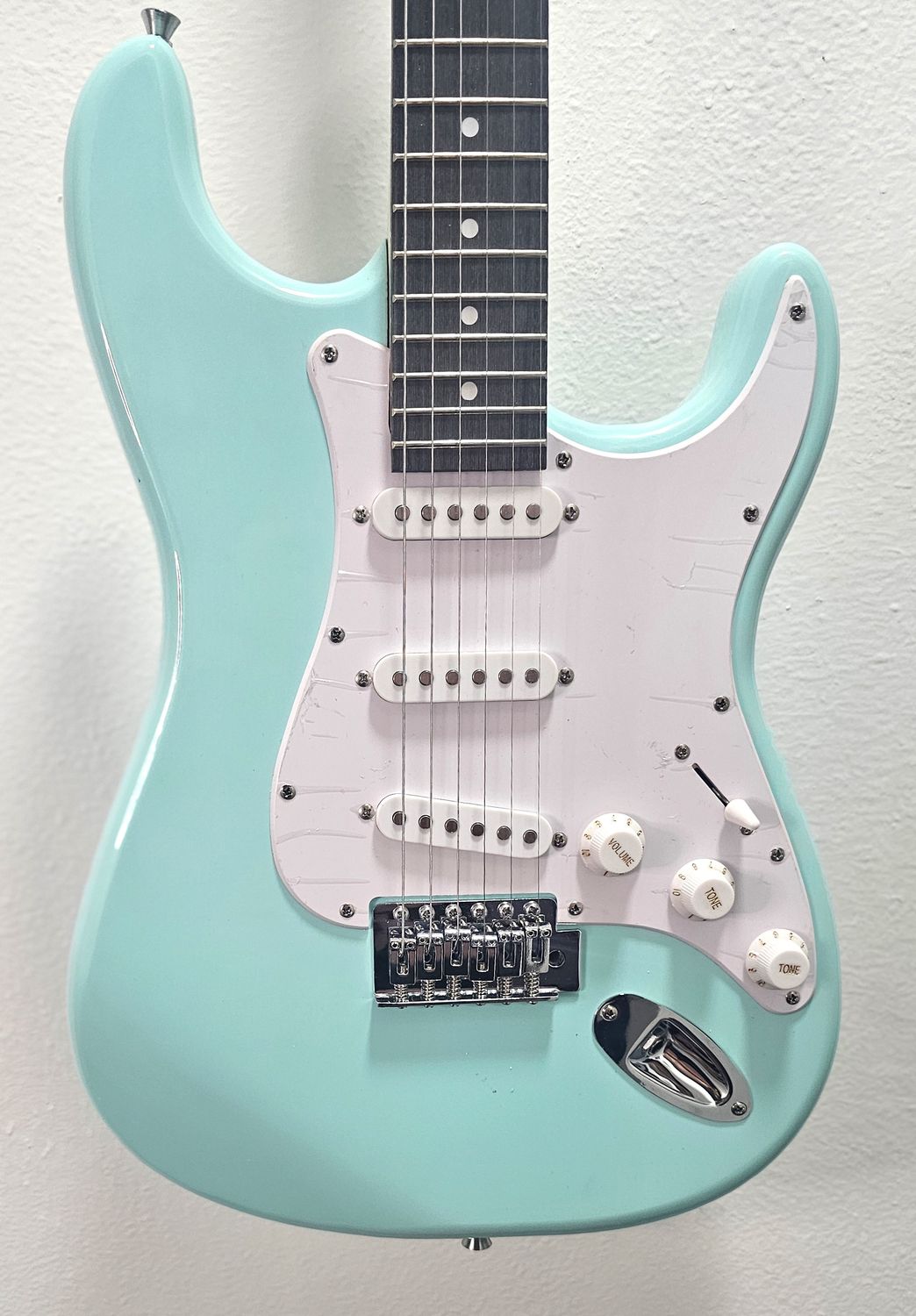 NEW Ashthorpe 39-Inch Electric Guitar (Mint Green-White),