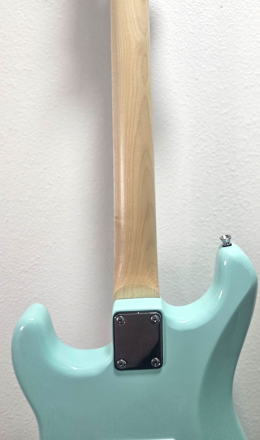 NEW Ashthorpe 39-Inch Electric Guitar (Mint Green-White),