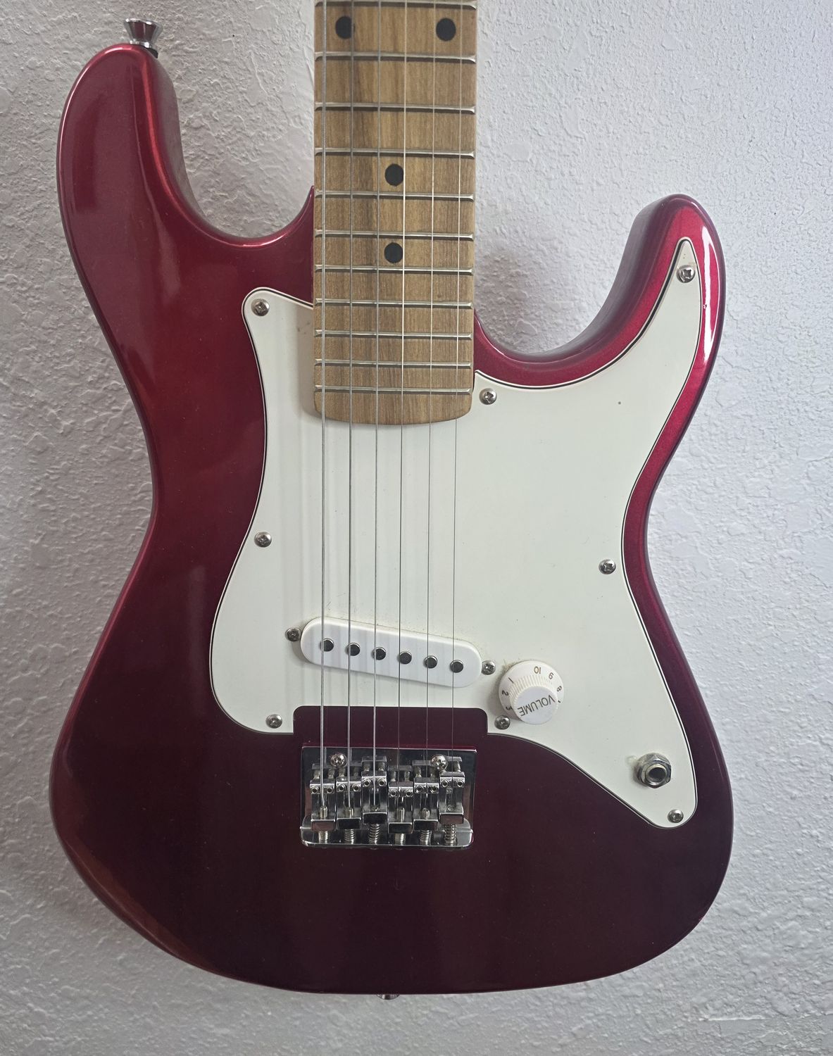 Harmony H80 Vintage 1990's Mini Strat Style Electric Guitar - Candy Apple Red