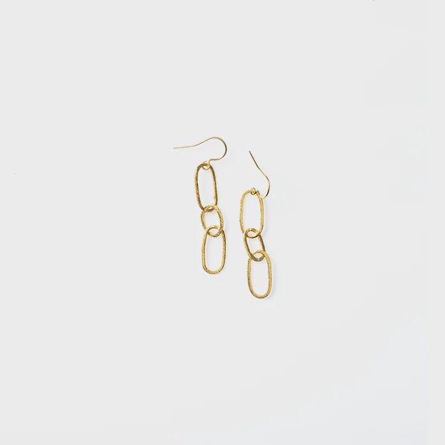 Can earrings