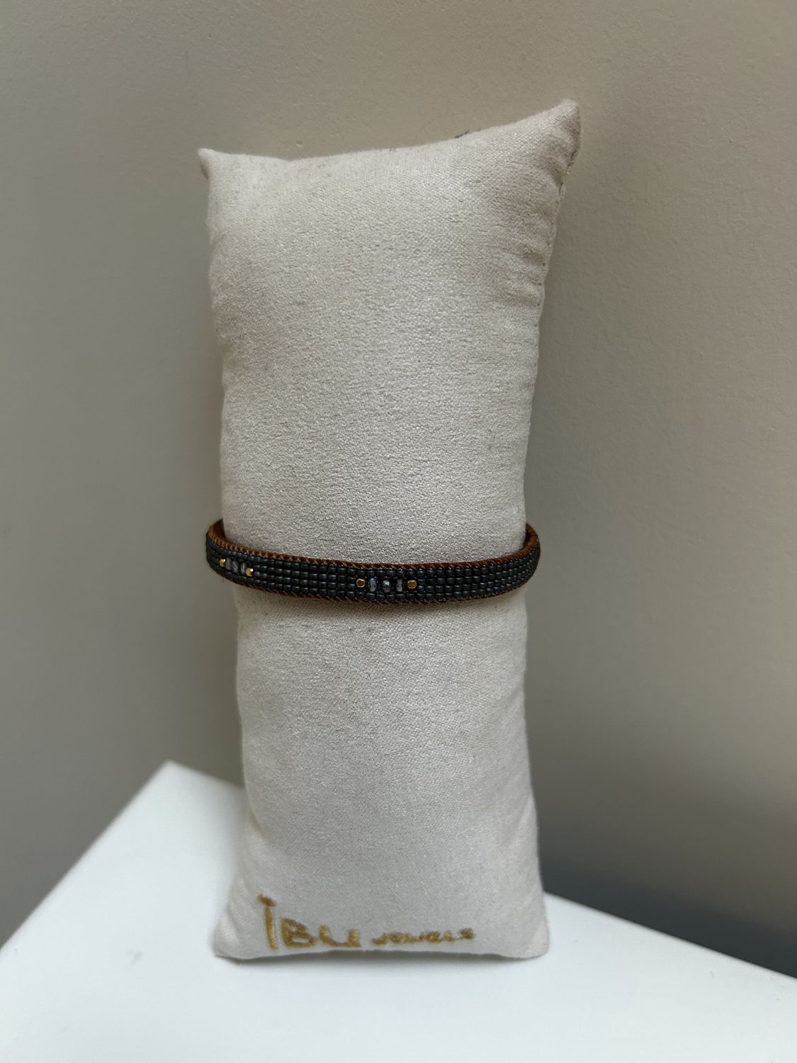 Stone Stripe Bracelet Grey