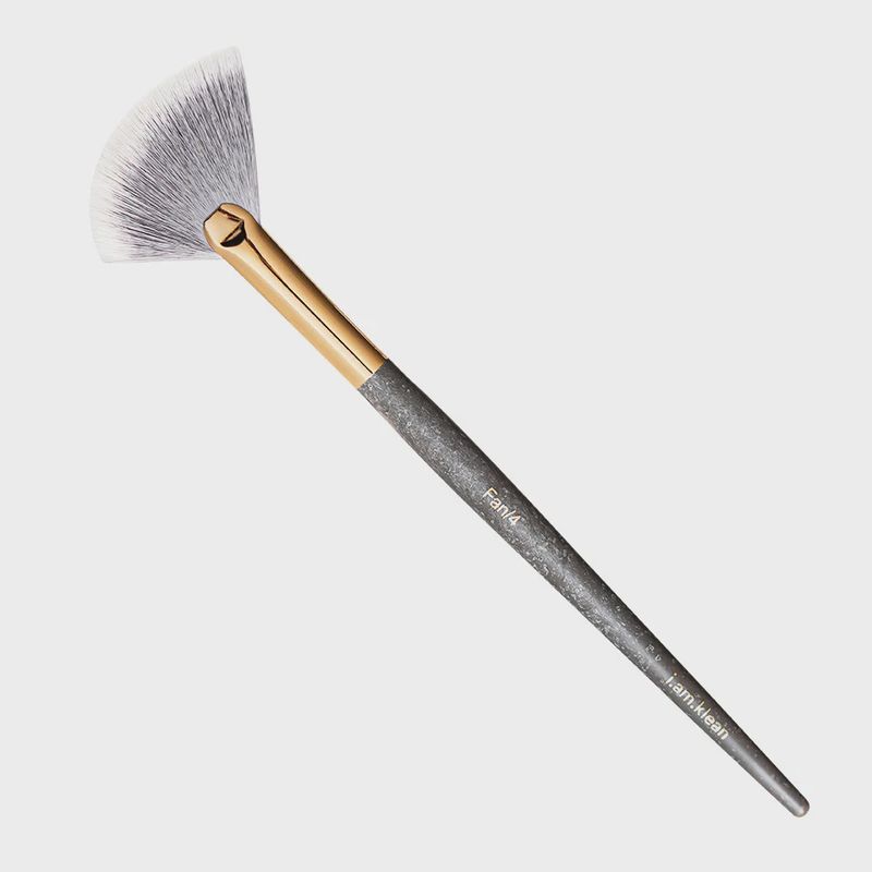 Make up Borstel Fan/4