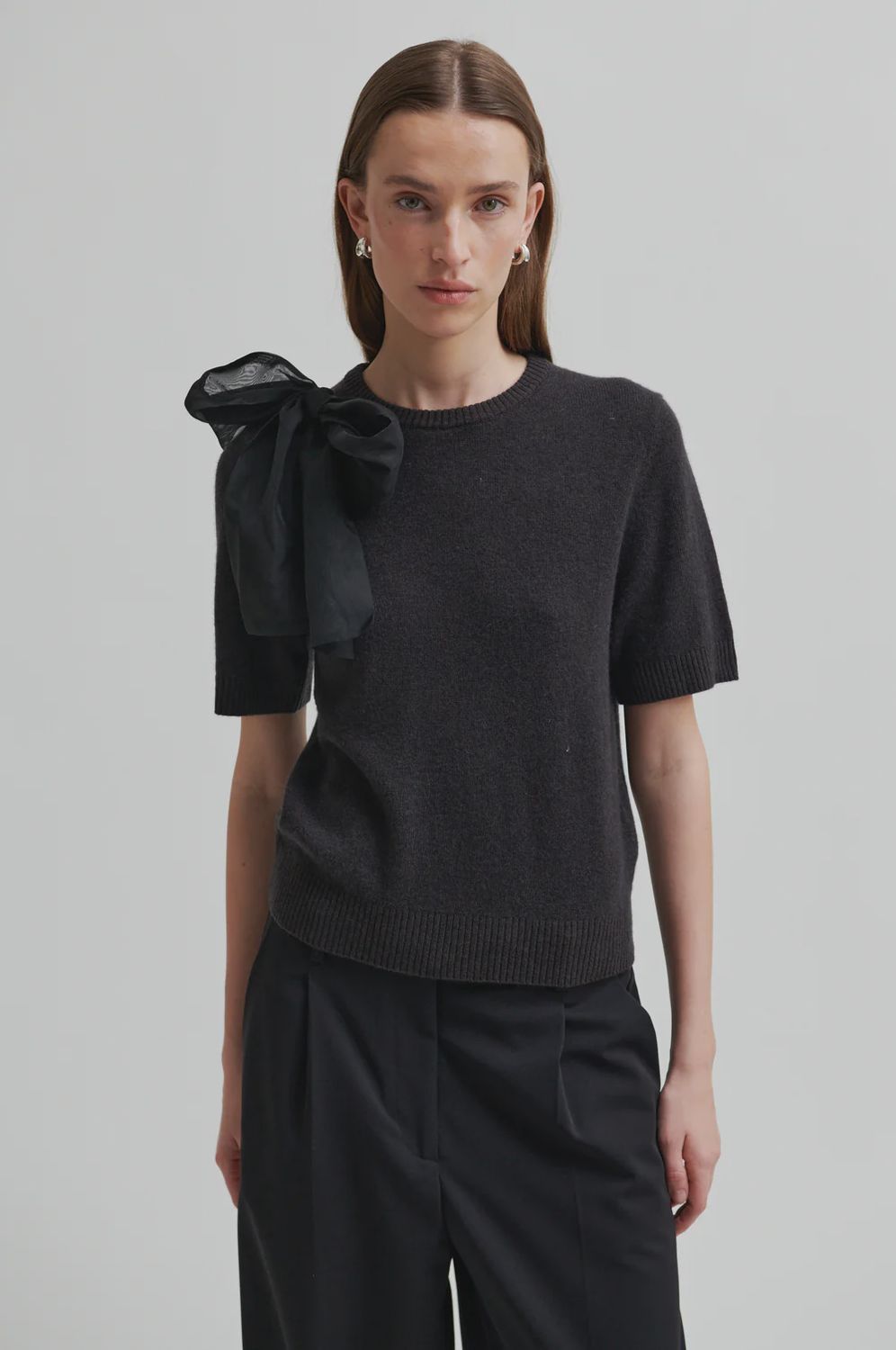 Leara Knit O-Neck - Black Sand