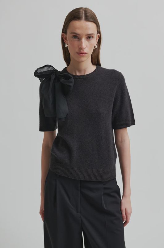 Leara Knit O-Neck - Black Sand