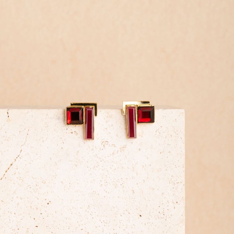 Romy Burgundy Short Earrings