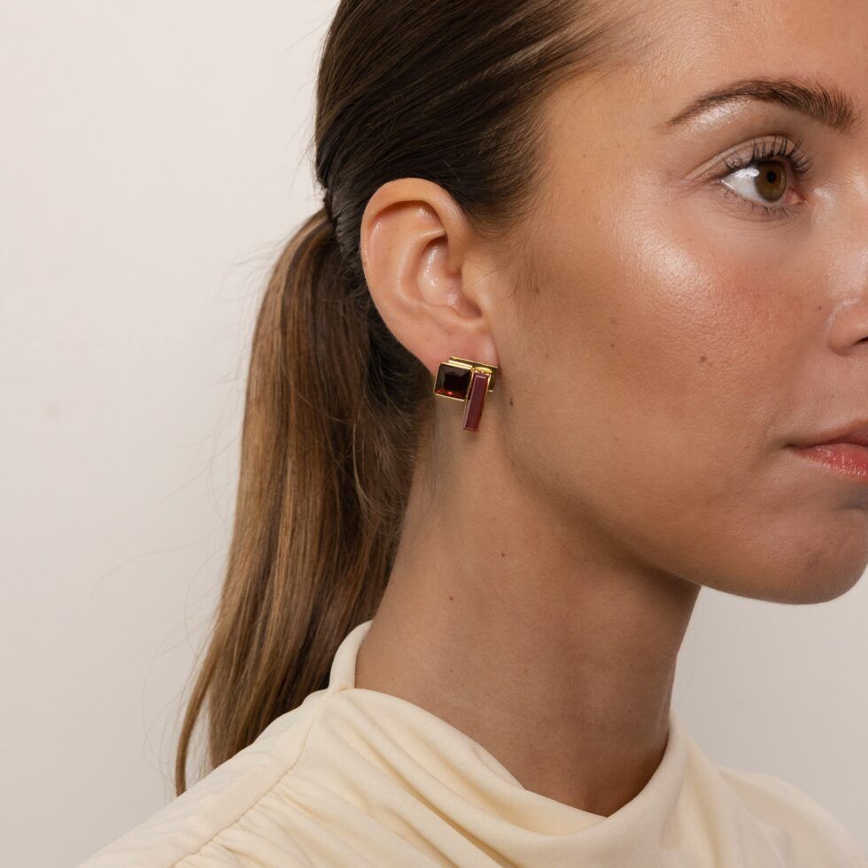 Romy Burgundy Short Earrings