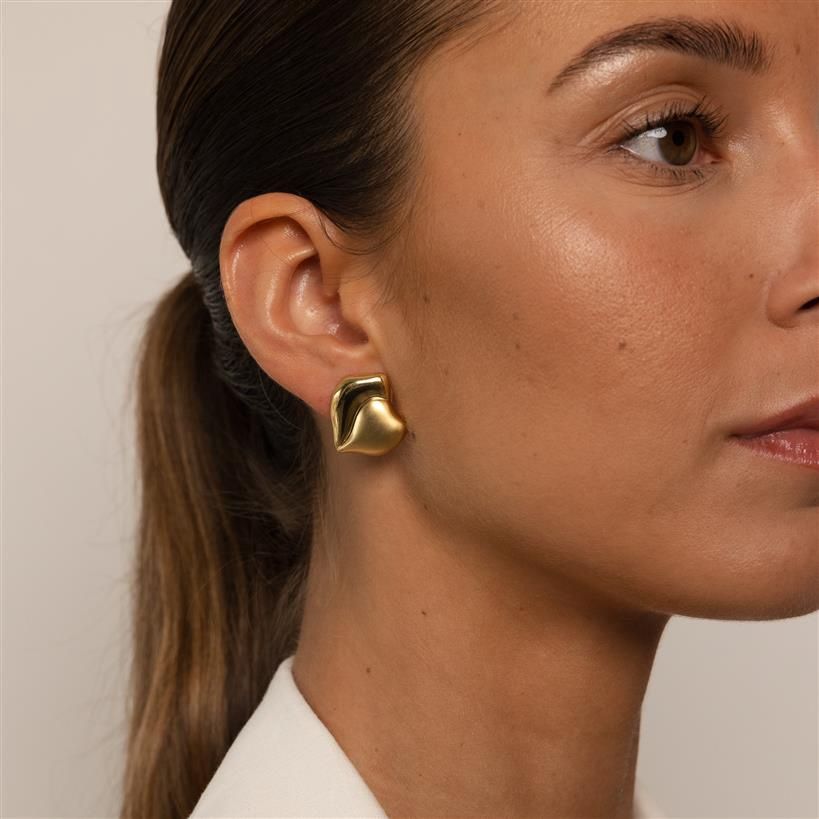 Rosa Gold Short Earrings