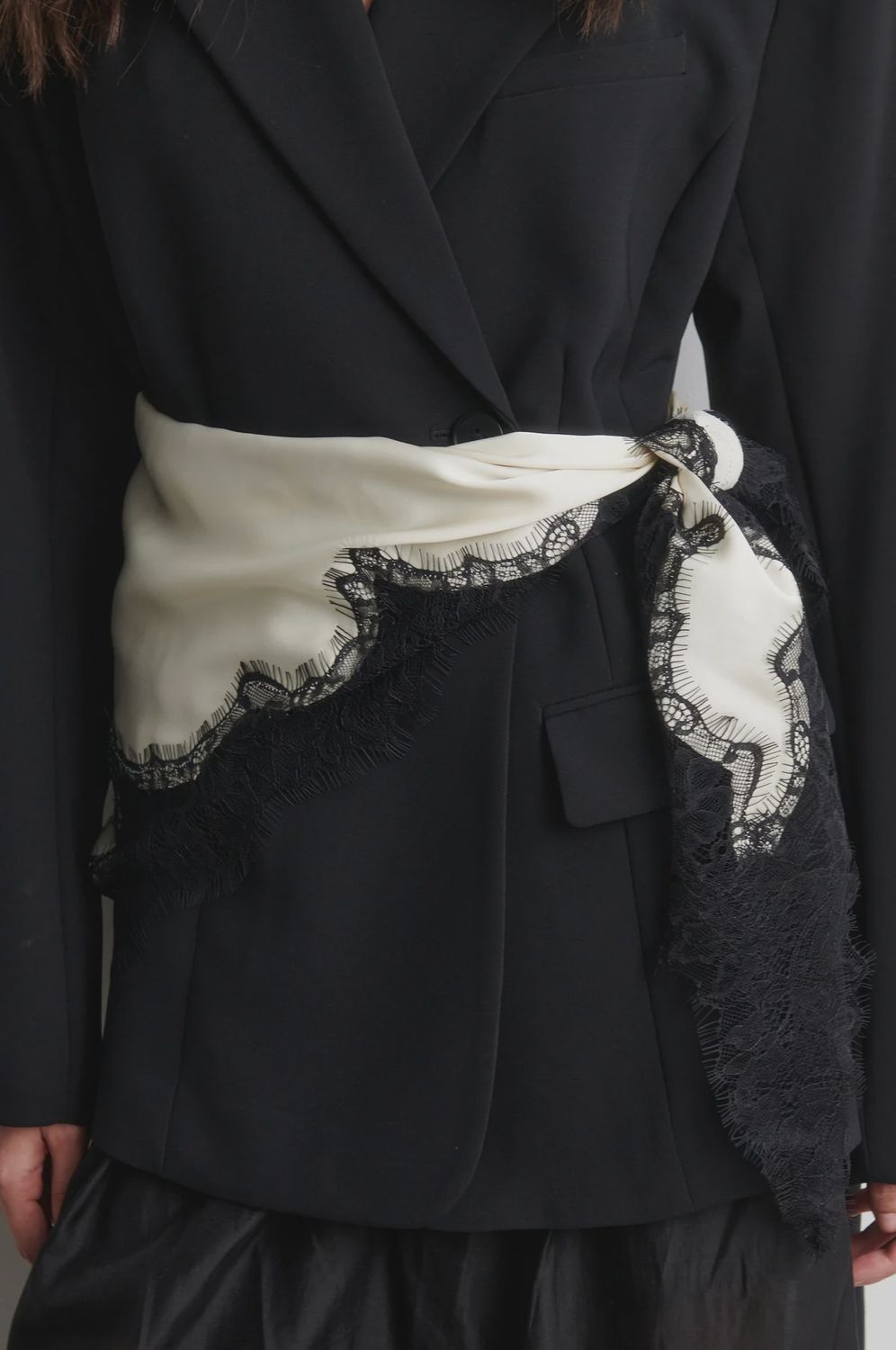 Lacia Contrast Hip Scarf, Colour: Cream Black