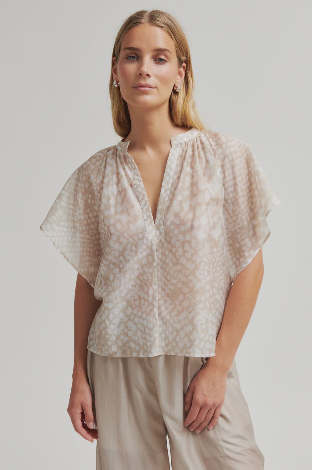 Shades Blouse - plaza taupe