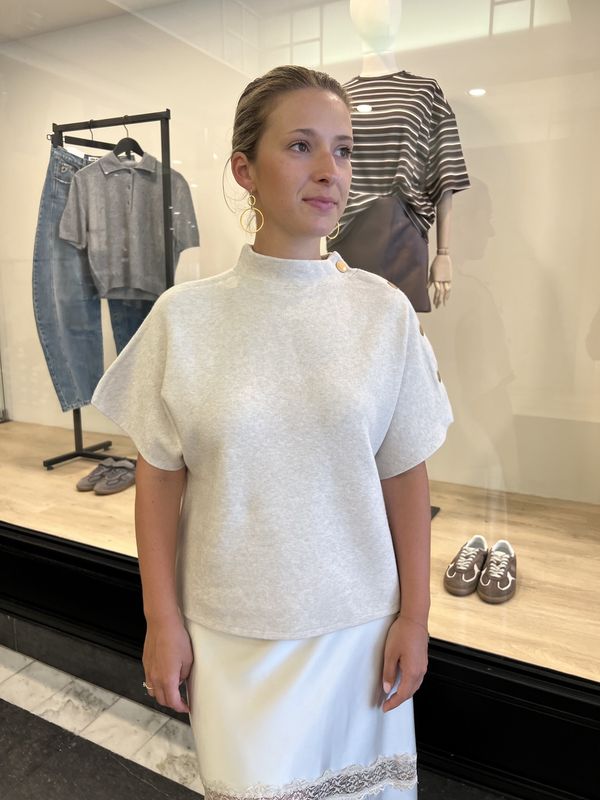 Macy Knit met Gouden Knoopjes