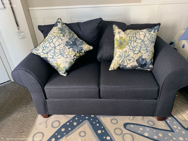 4520 Loveseat in Stoked Blue