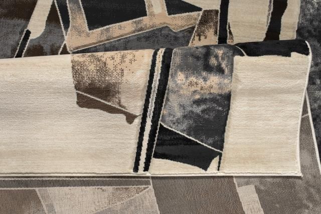 Rhodes Collection RD30 5&#39;3&quot;X7&#39;7&quot; Rug in White and Anthracite