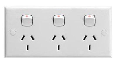 HPM 3 GANG GPO POWERPOINT LARGE PLATE 10A, WHITE 3G788WE