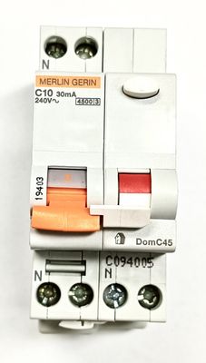 SCHNEIDER MERLIN GERIN 32A RCBO 2 POLE DOMC45C3230C 12902