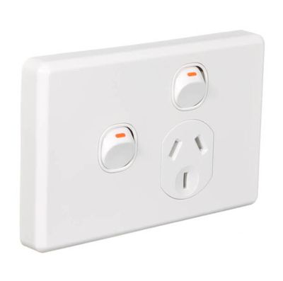 CLASSIC C2000 SERIES SINGLE GPO POWERPOINT WITH EXTRA SWITCH C2015X