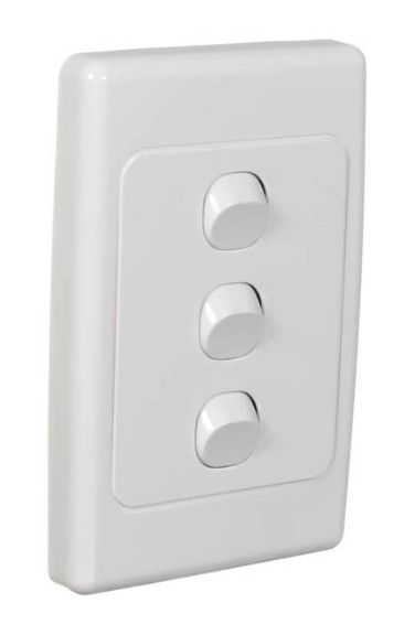 2000 SERIES 3 GANG SWITCH 10A WHITE 2033VA