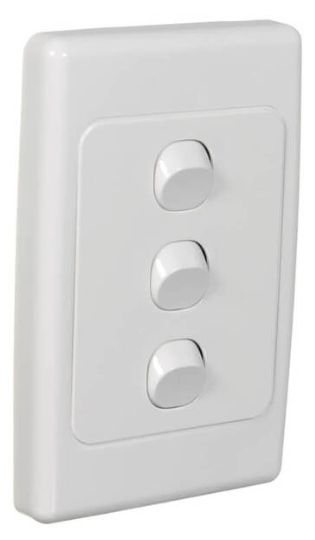 CLASSIC C2000 SERIES 3 GANG SWITCH 10A WHITE C2033VA