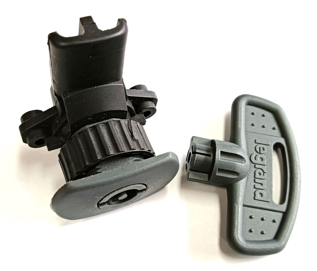 Cabinet panel lock with key 22mm hole