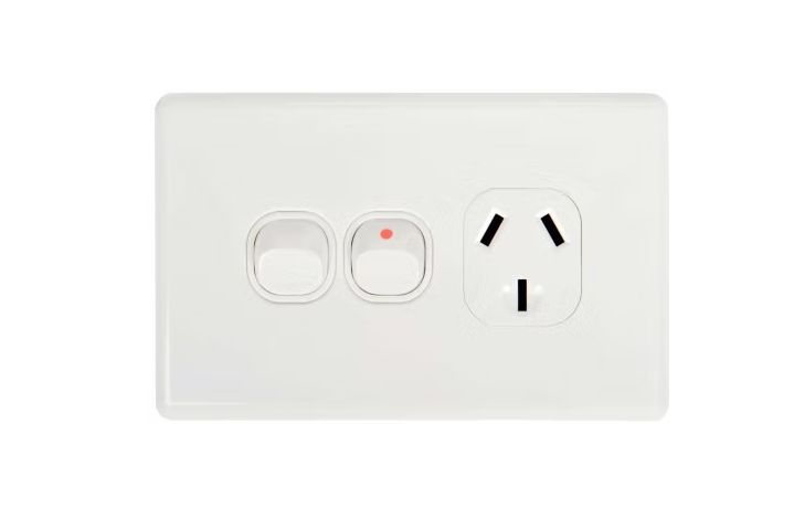 Classic Single GPO Power Point with Extra Switch TESGPO1XSW