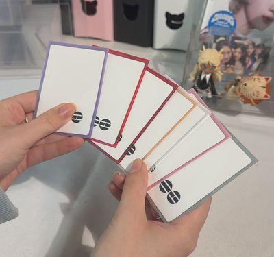 Premium Card Sleeve: Colored Frame - 61 x 91 mm (50)
