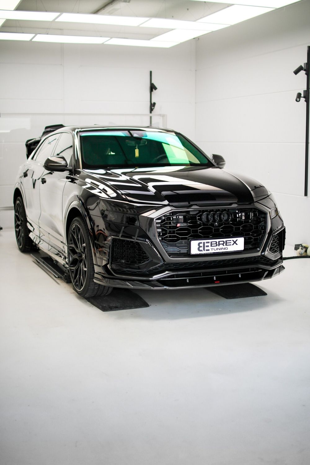 Urban Automotive Audi RSQ8 carbon kit