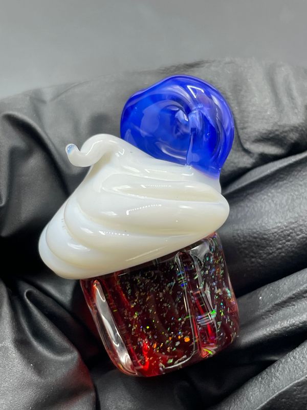Bambi Glass - Cupcake Pendant #8