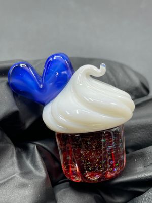 Bambi Glass - Cupcake Pendant #8