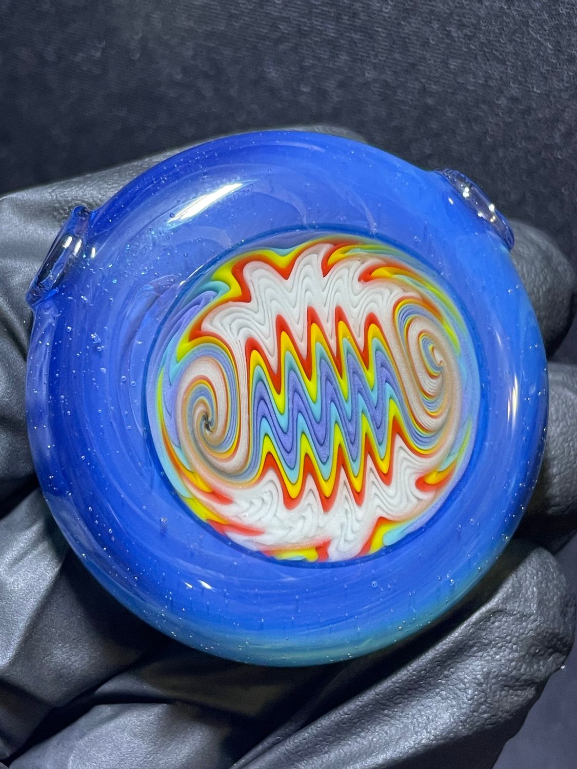 YG Glass - Hollow Wig-Wag Pendant 1