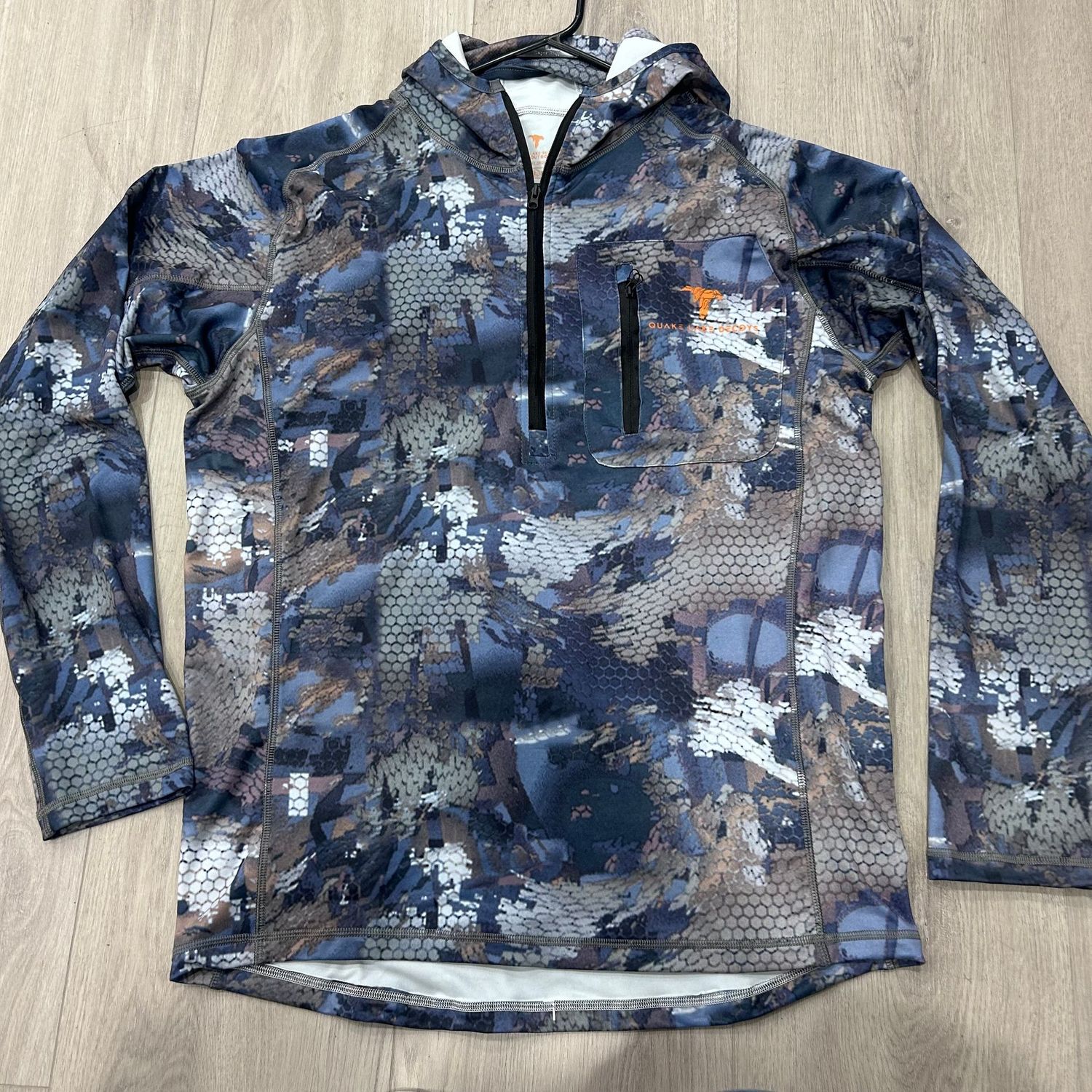 QLD 1/4 Zip Sitka Pattern