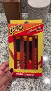 CHEETOS FLAMIN HOT MAKE UP BRUSHES