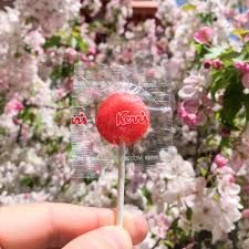 KERRS SOUR CHERRY LOLLIPOP