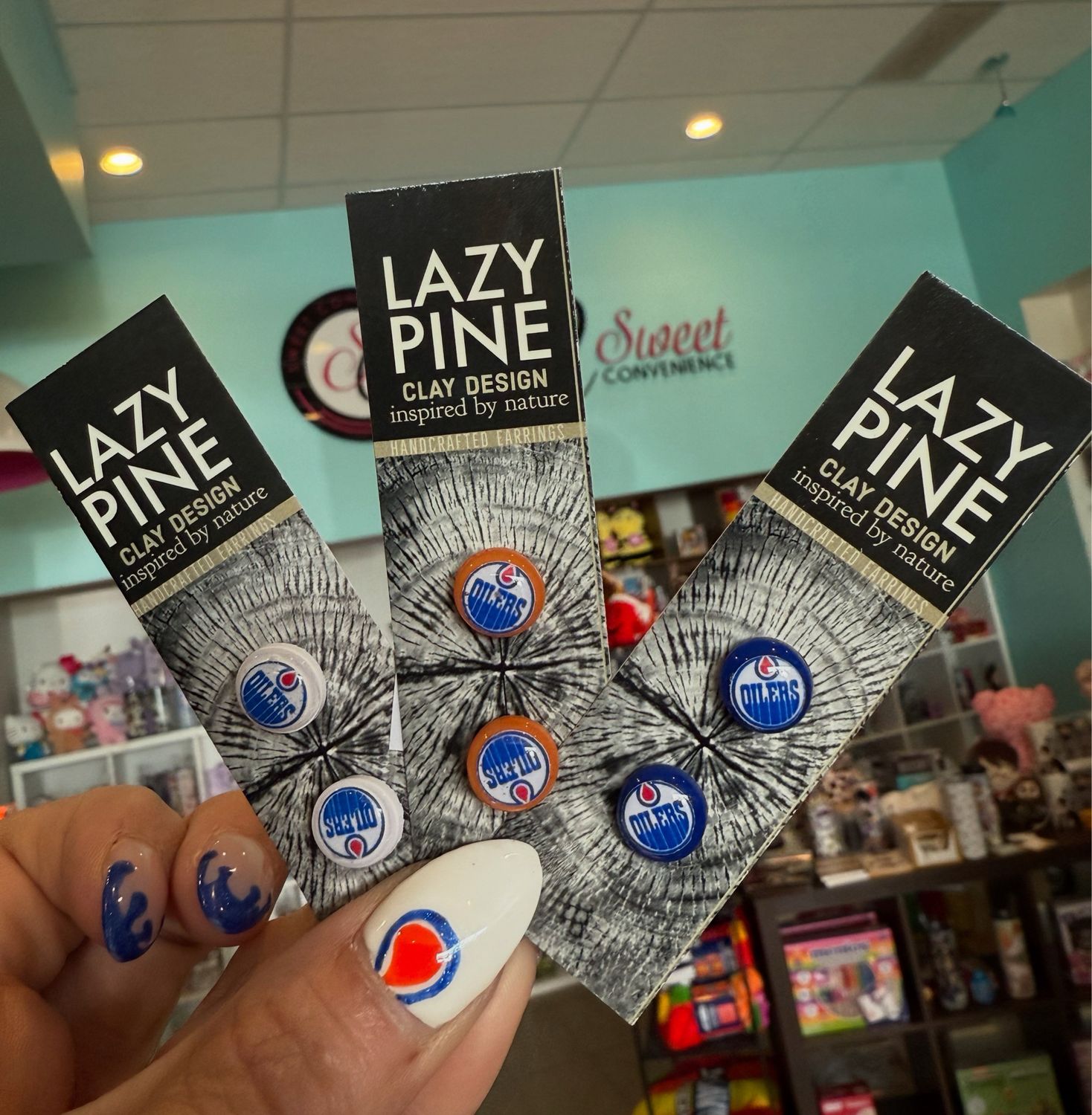 LAZY PINE OILERS EARRINGS BLUE