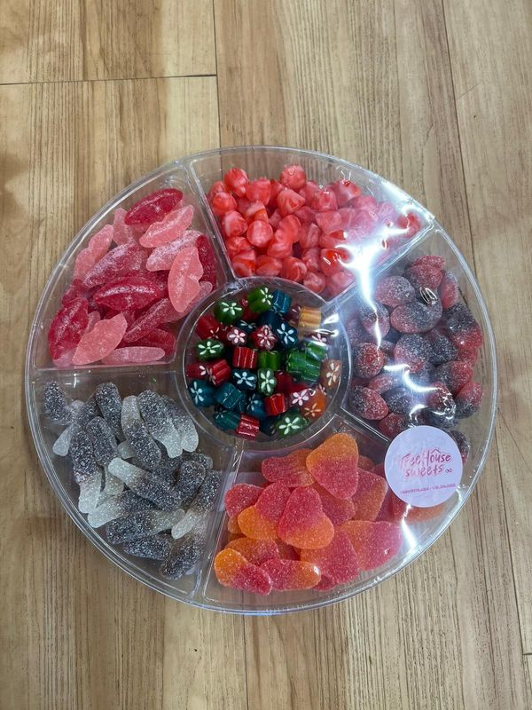 6 Sectional Plastic Medium Candy Tray