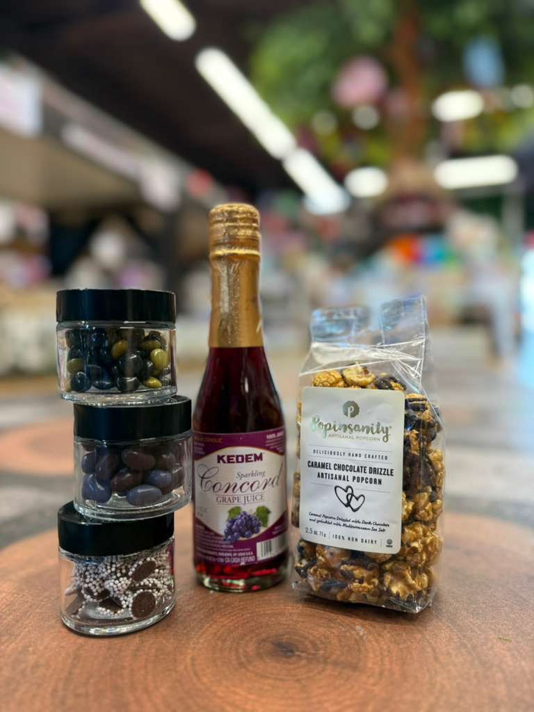 Premium Snack &amp; Grape Juice Gift Set