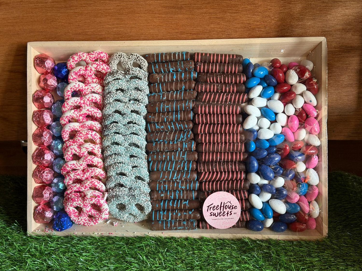 Deluxe Chocolate Pretzel Board