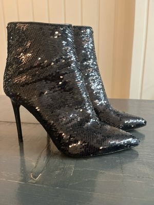 alice + olivia black sequence heels
