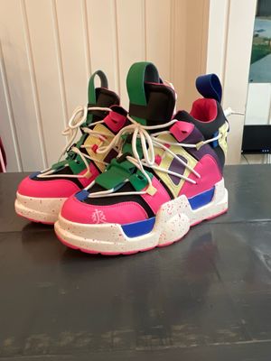 Hidden Wedge Women&#39;s Running Shoe