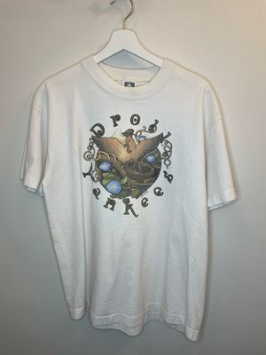 Medium White Yankees T-shirt.