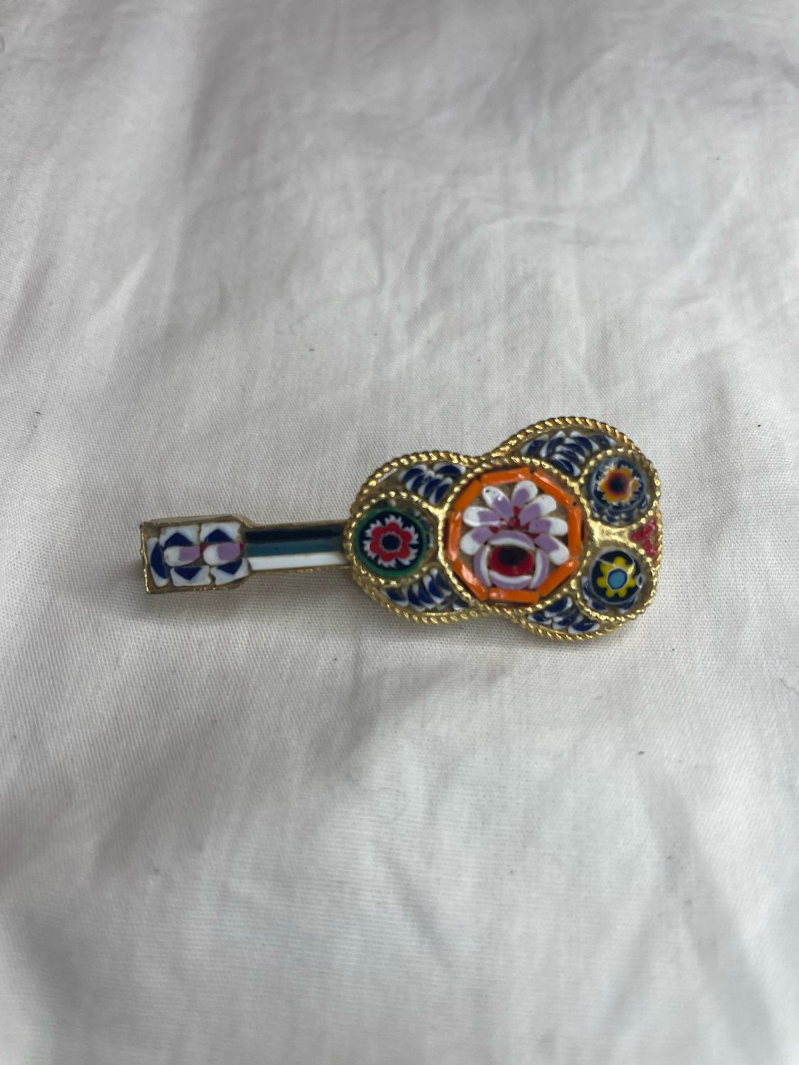 Vintage Guitar Broach