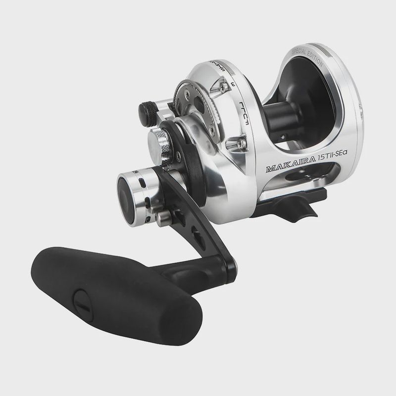 Okuma Makaira Special Edition Silver Lever Drag Reels