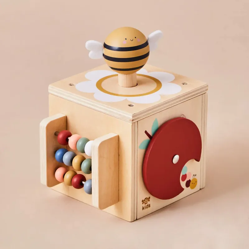 Houten mini-activiteitenkubus