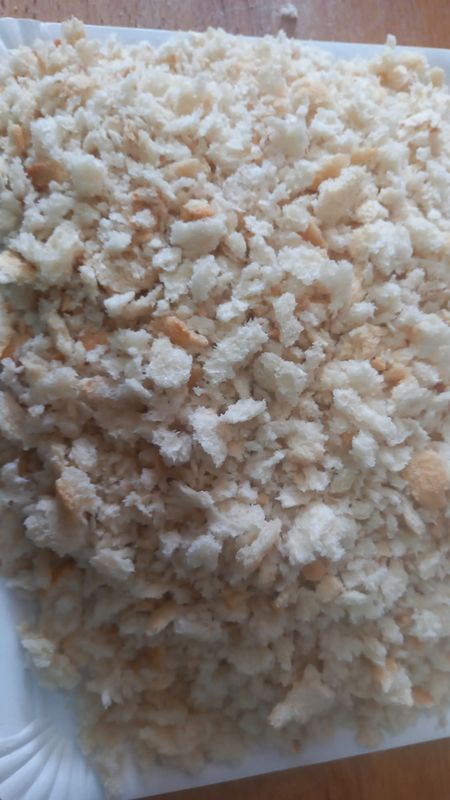 Migas de pan cortadas