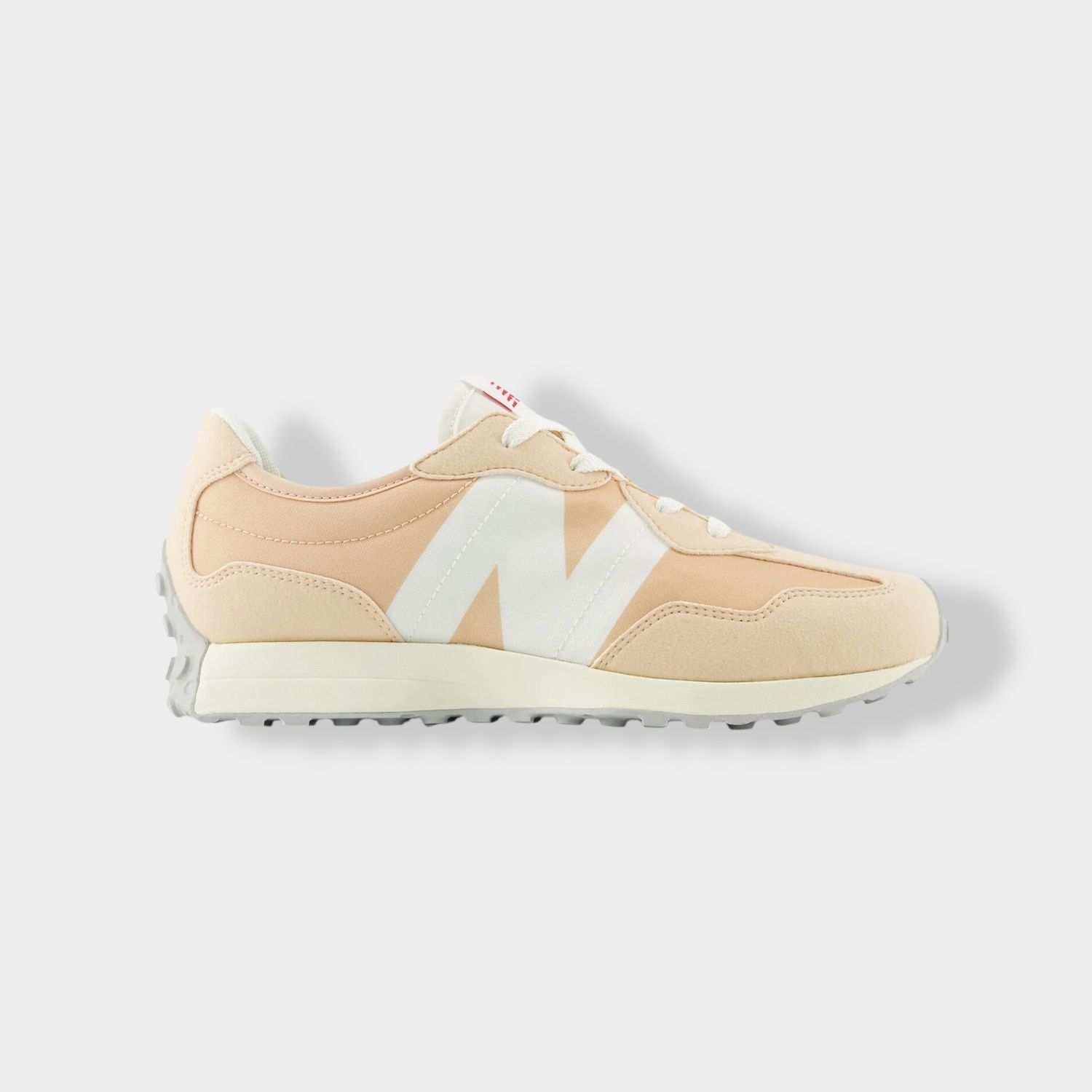 New Balance 327 sneaker - Lichtbeige - Suède zijaanzicht links