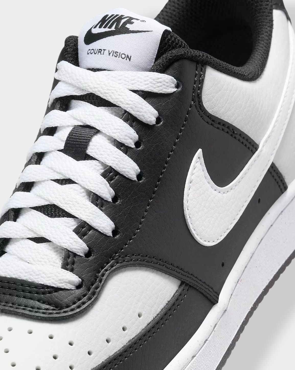 Nike Court Vision Low sneaker - Zwart/Wit - Leer close-up zool en stiksels