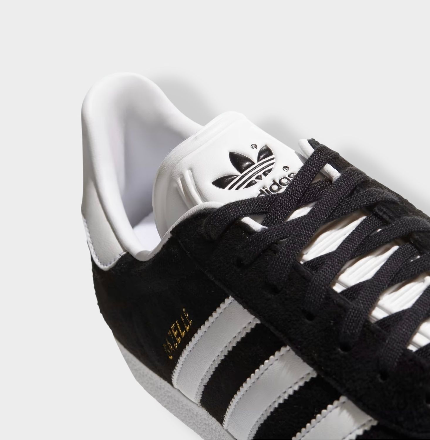 Adidas Gazelle sneaker - Zwart - Suède hiel detail