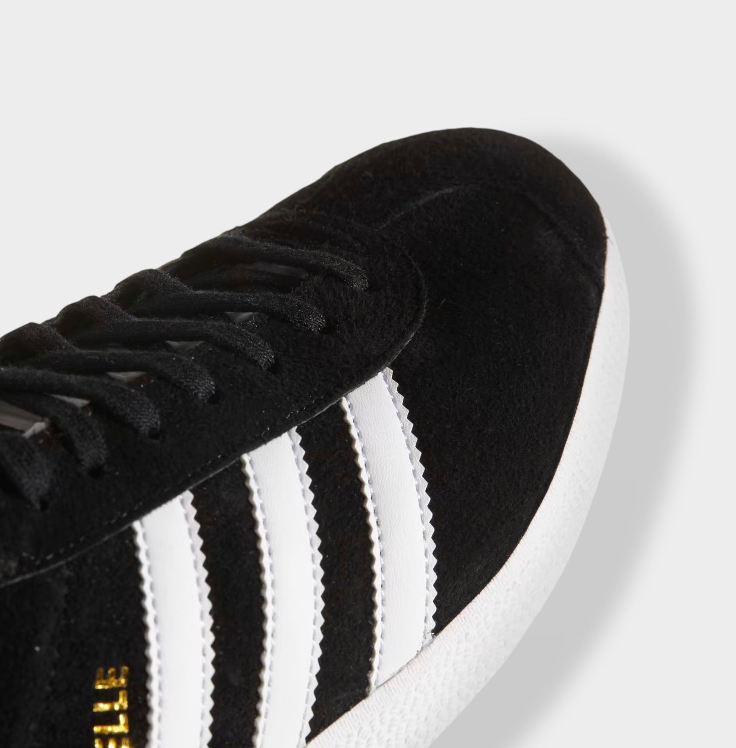 Adidas Gazelle sneaker - Zwart - Suède close-up veters en strepen