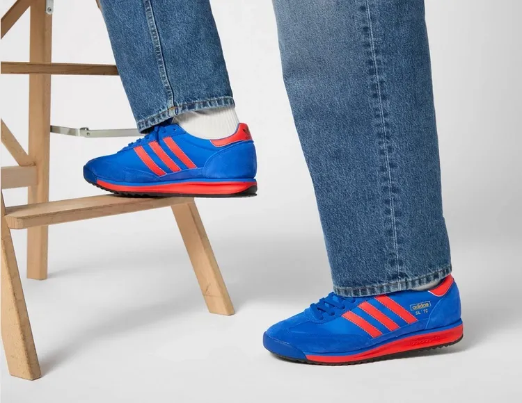 Adidas SL 72 sneaker - Blauw - Suède gedragen met jeans